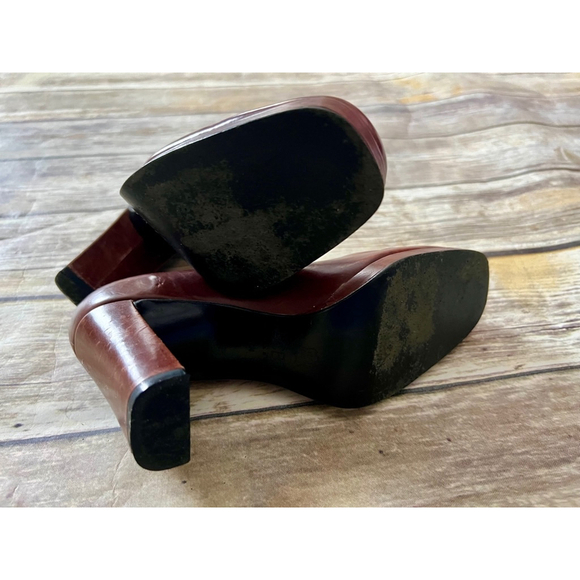 BCBG HEEL - Picture 10 of 10